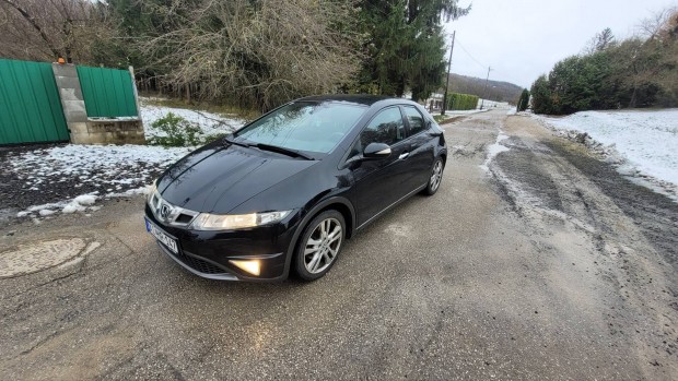 Honda Civic 1.8 Benzin  ( 129e) KM !,