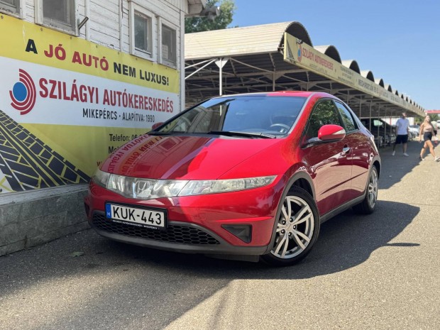 Honda Civic 1.8 Executive ITT s Most Akci!!!...
