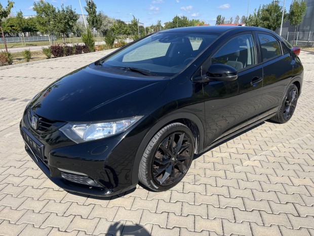 Honda Civic 1.8 Executive Sérülésmentes!