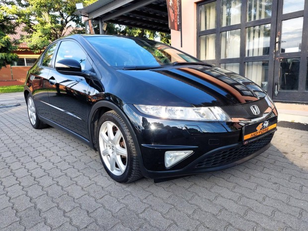 Honda Civic 1.8 Executive Xenon. Panorma Tet....