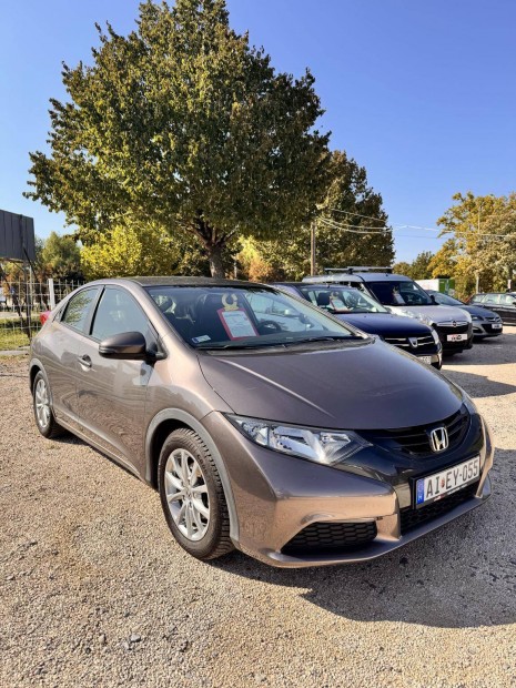 Honda Civic 1.8 Lifestyle Szervizknyves.TOP L...