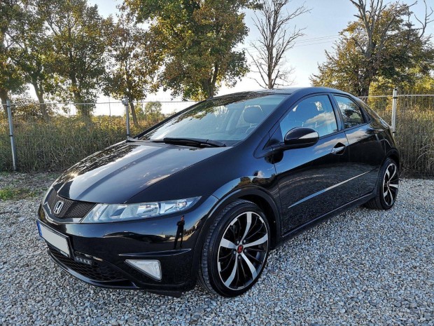 Honda Civic 1.8 Sport Szervizkönyves.Parkolórad...