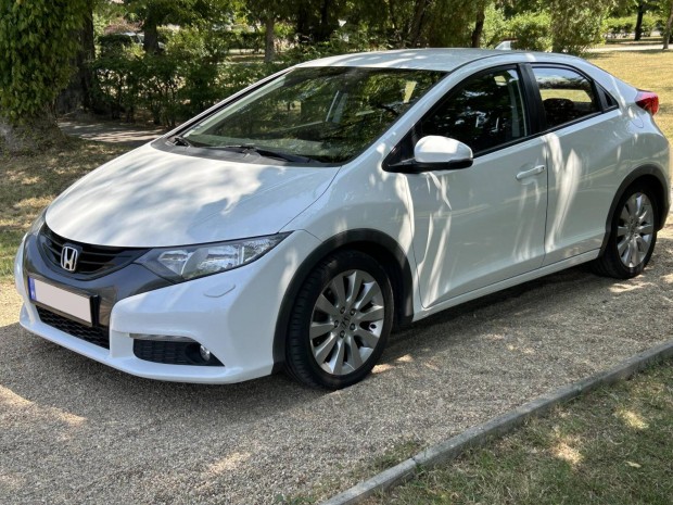 Honda Civic 1.8 Sport Tolatókamera!!! Űlésfűtés...