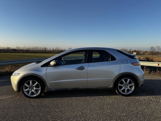 Honda Civic 2.2 Ctdi Executive Mo.-i. els gazds