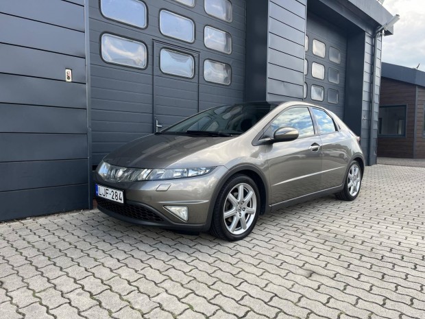 Honda Civic 2.2 Ctdi Executive Szervizkönyv / M...