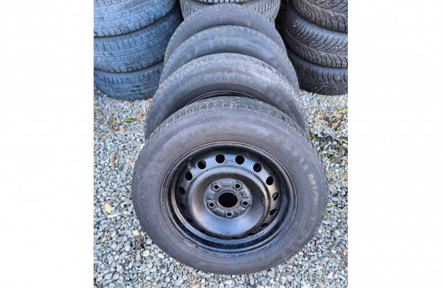 Honda Civic Fr-v lemezfelni 195/65 R15 tligumi szett