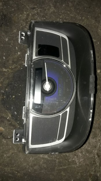 Honda Civic VIII �raegys�g / Kilom�ter�ra