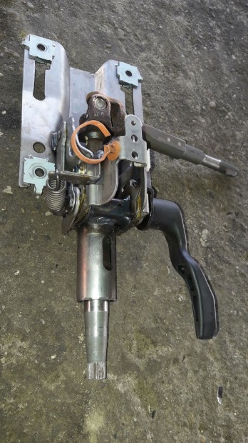 Honda Civic VII ES9 Korm�nyoszlop + Korm�nykard�n