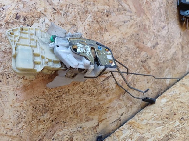 Honda Civic VII  (2001-2005) Bal Els� Ajt� K�zpontiz�r