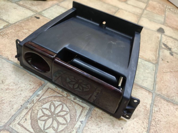 Honda Civic VI 6 gen 95-2001 MB hamutart� szivargy�jt�