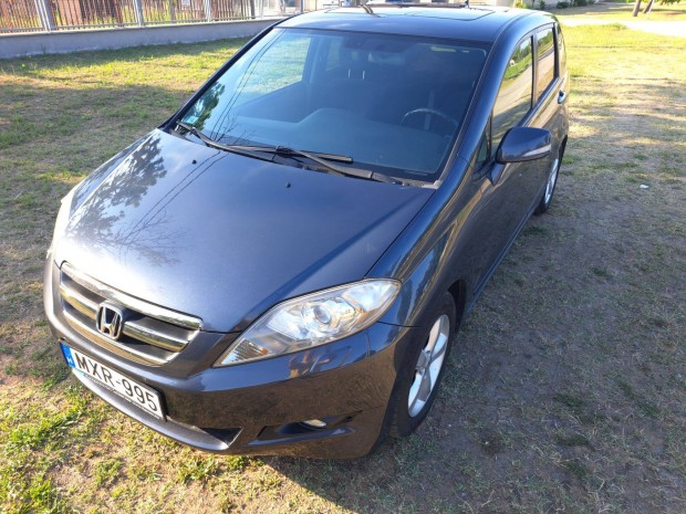 Honda FR-V 2.2. Ctdi Executive vonóhorog + téli gumi szettel