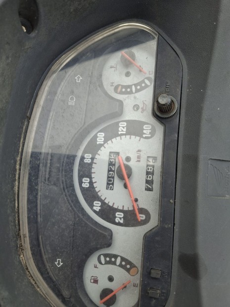 Honda Fes Phanteon m�szerfal  , km �ra