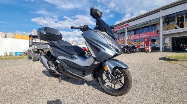 Honda Forza 350 Kiv�l� �llapot. 2 �v garancia