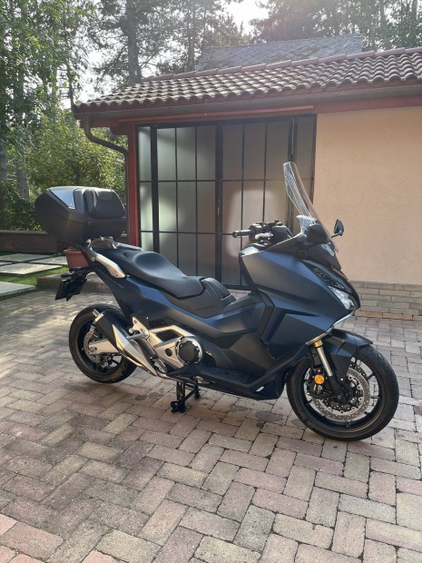 Honda Forza 750