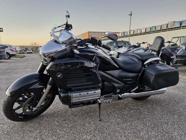 Honda GL 1800 F6B GOLD Wing GL1800F6C 12 Hnap...