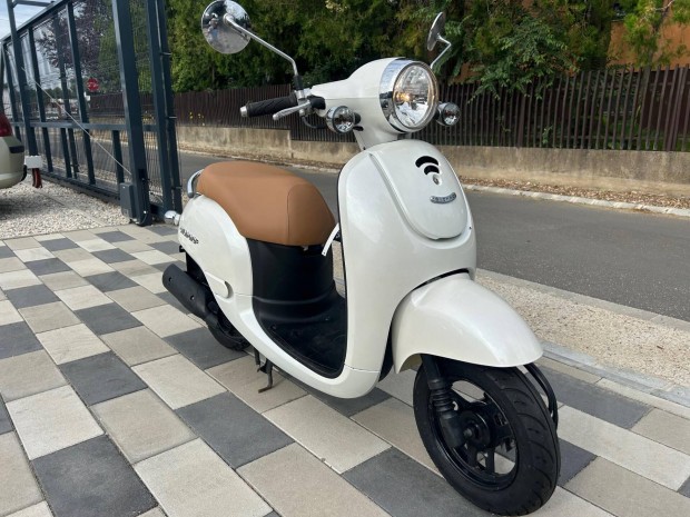 Honda Giorno 4 ütemű---gyönyörű állapot---fehér...