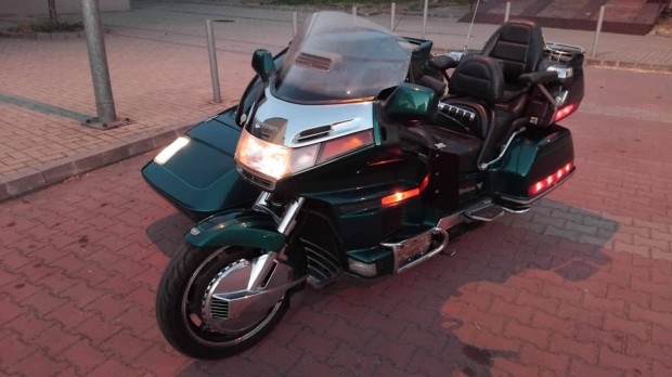 Honda Gold Wing 1500 SE oldalkocsis motor, 4 személyes, hátramenet
