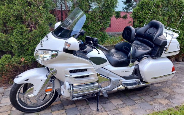 Honda Goldwing 1800 Gl elad 