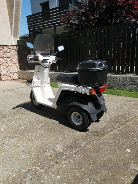 Honda Gyro 3 kerek robog