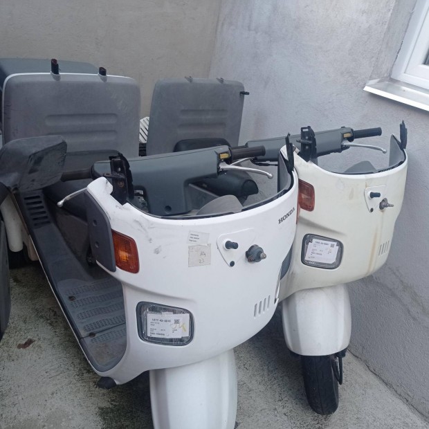 Honda Gyro Canopy 3 db. komplett + 6-8 db. Alka...