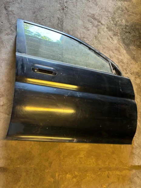 Honda HR-V jobb els� ajt� fekete 