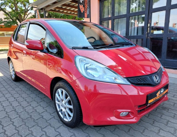 Honda Jazz 1.4 Elegance Digitklíma. Szervizköny...