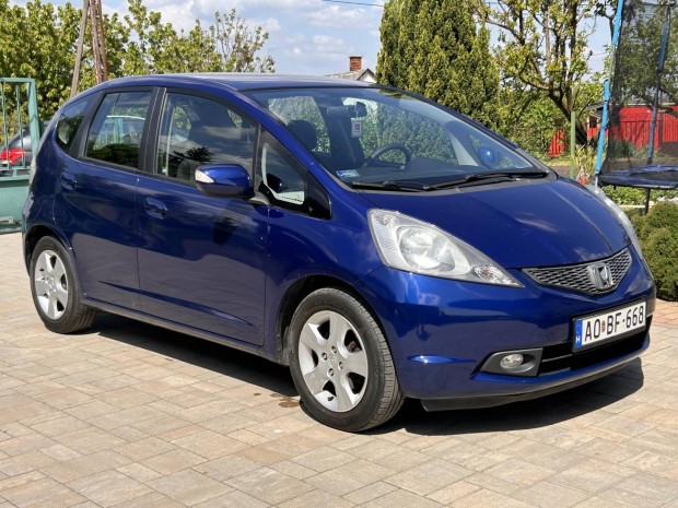 Honda Jazz 1.4 Elegance Friss Műszaki-Szervizkönyv