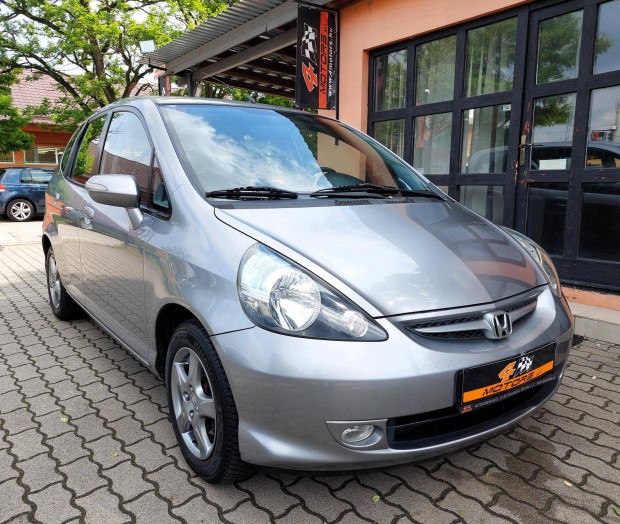 Honda Jazz 1.4 Es CVT My. 2005 Végig Vezetett S...