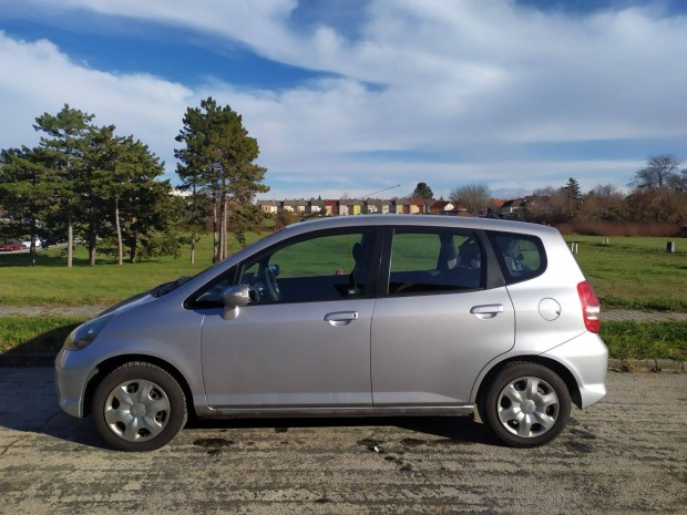 Honda Jazz 1.4 LS (digit kl�ma, t�li gumi, friss szerv�z)