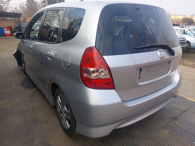 Honda Jazz 3 karosszria elemei szrke