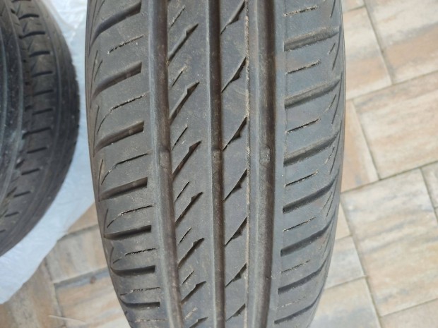 Honda Jazz acélfelni 175/65 R15 nyárigumival