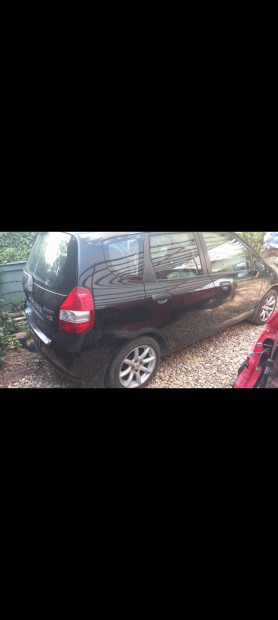 Honda Jazz bontott gyári alkatrészek Bp 17k