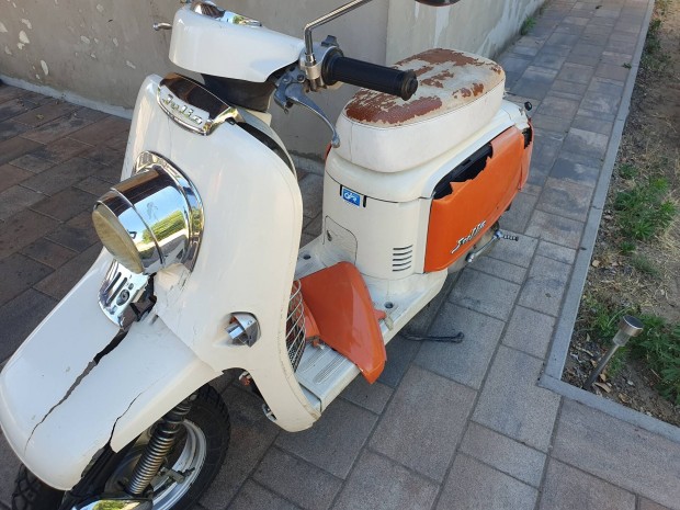 Honda Julio robog srlt zemkptelen.