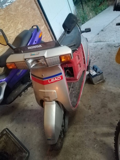 Honda Lead alkatr�szek alkatr�sz