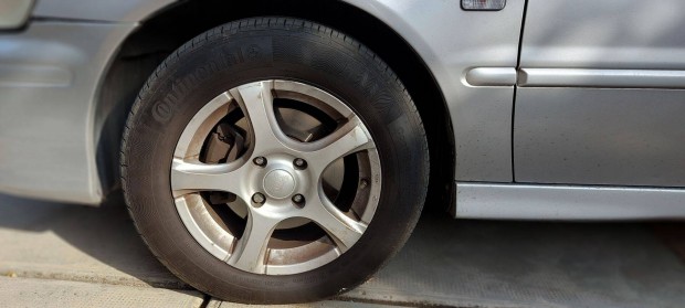 Honda MAM alufelni 15" ET37 4x114.3 Continental nyári gumikkal eladó
