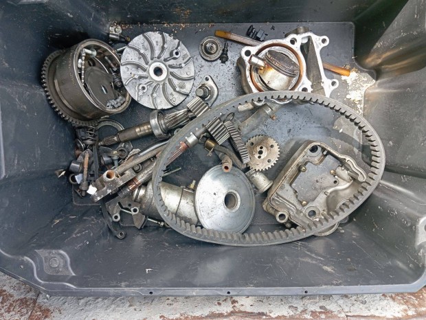 Honda NES 125 alkatrész karburátor henger - dugó