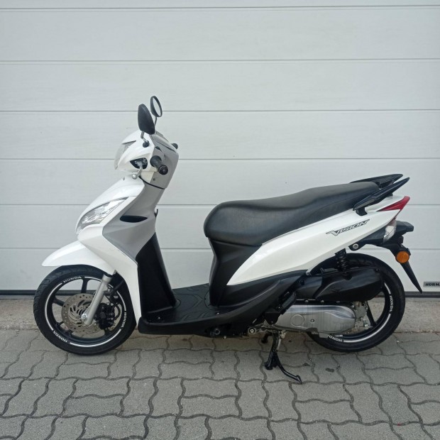 Honda NSC 50 Vision 50 4T Injektoros. Kitűnő mo...