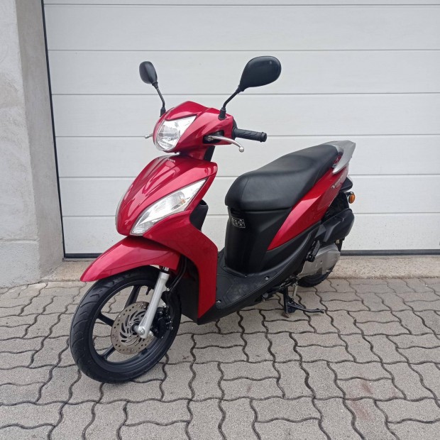 Honda NSC 50 Vision 50 4T Injektoros. Újszerű!...