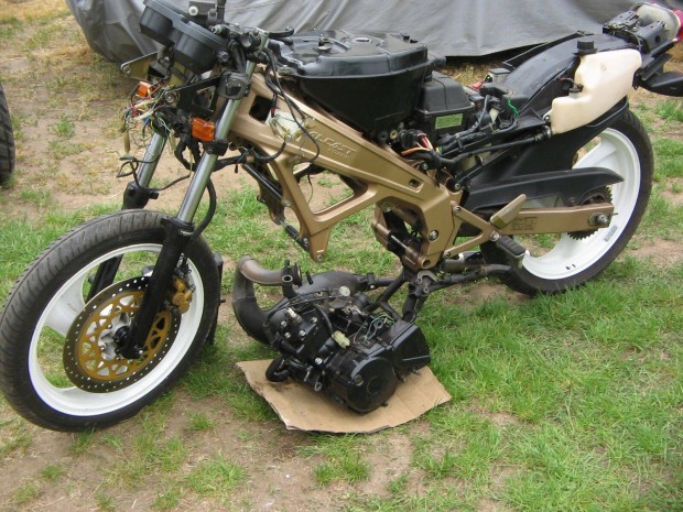 Honda NSR 125 bontott alkatrsz