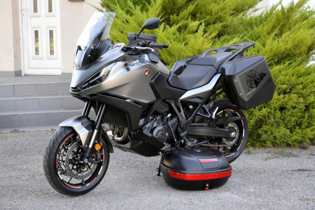 Honda NT1100A MO-i.ABS.TC.1-Tulaj.VEZ.SZ.Könyv....