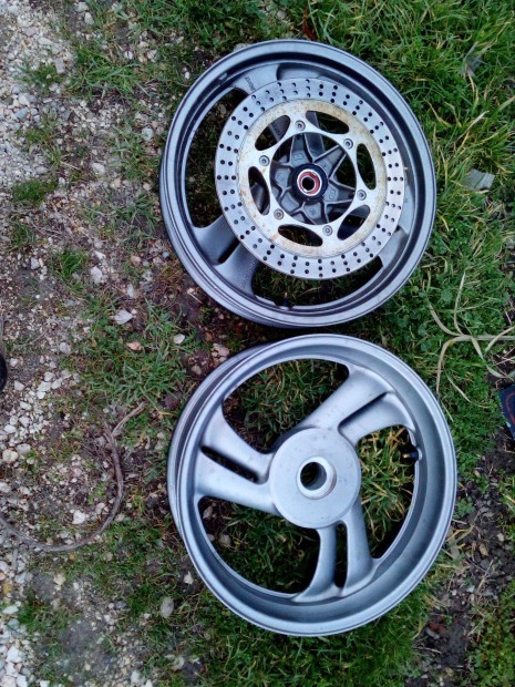 Honda NTV 650 alkatr�sz