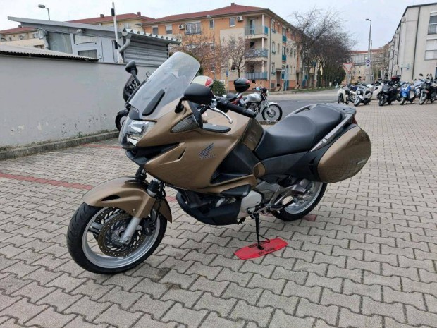 Honda NT 700 V Deauville