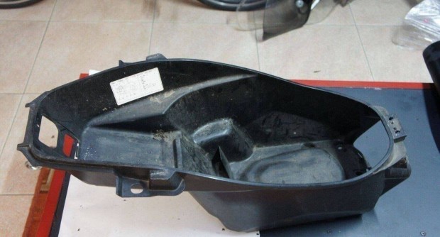 Honda PCX sisaktartó