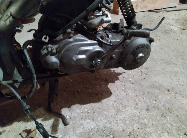 Honda Pal dio tact motor alkatrsz 