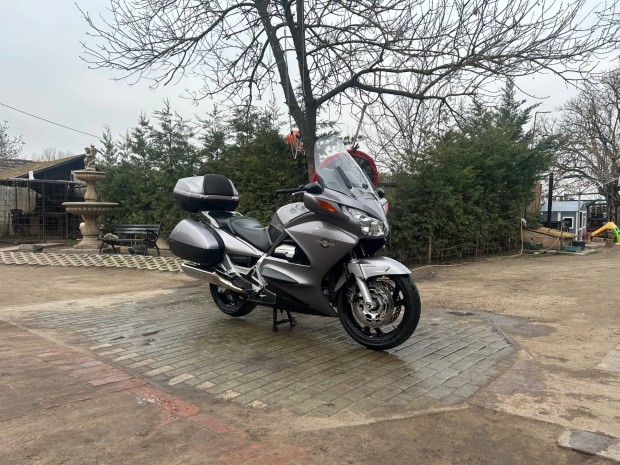 Honda P�n Europa 1300 w4