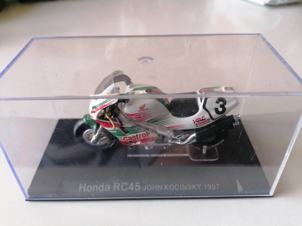 Honda RC45 1/24 modell 