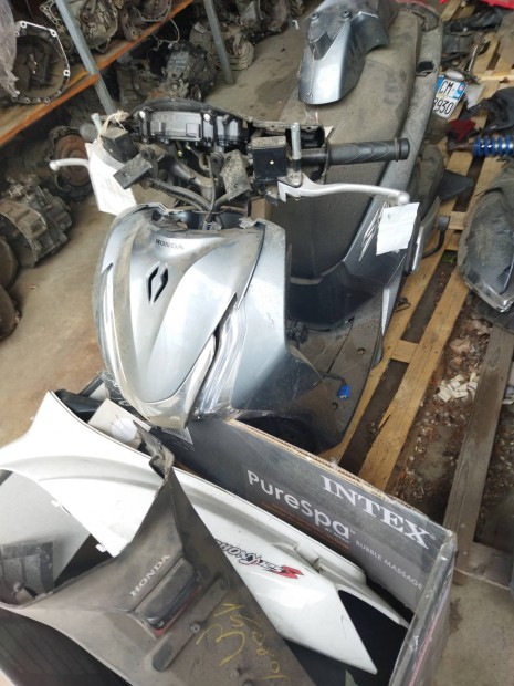 Honda SH150i bontsra 