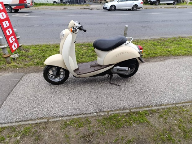 Honda Scoopy 4t karbis