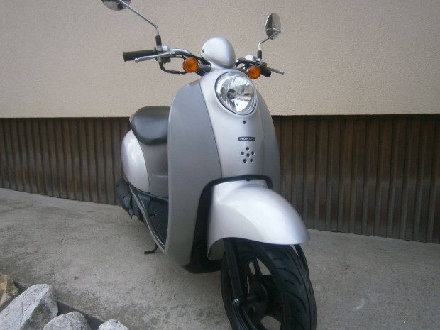 Honda Scoopy injektoros megkmlt llapotban hzhoz is