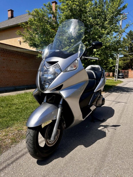 Honda Silver Wing 400